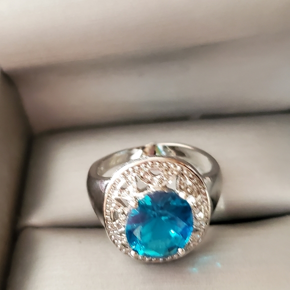 Aquamarine Gemstone. 925 Sterling Silver Ring - Picture 7 of 8